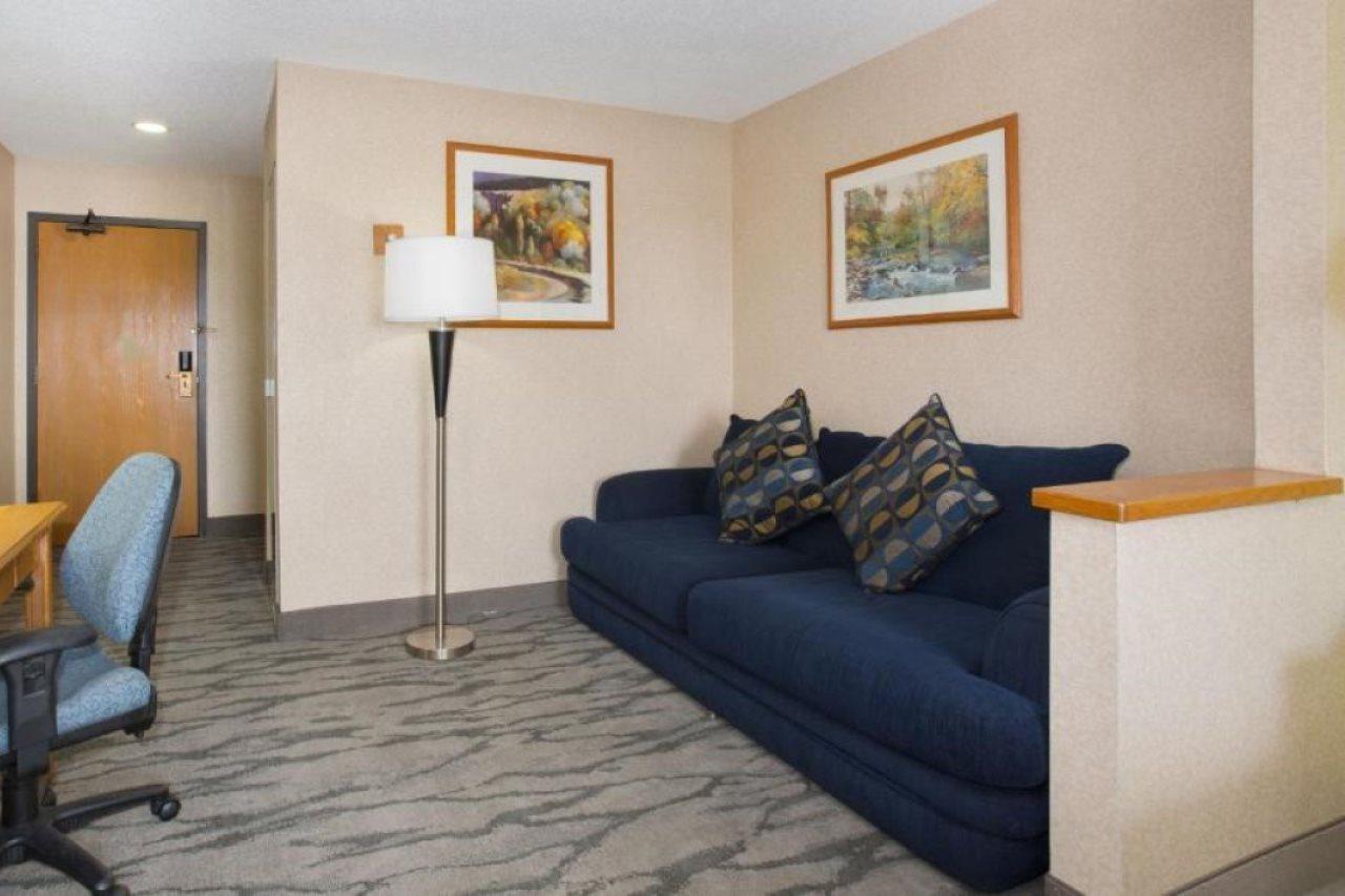 Baymont By Wyndham Thornton Hotel Kültér fotó